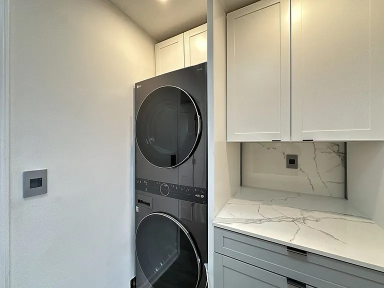 5947 W Montrose Ave #2R — Photo 17