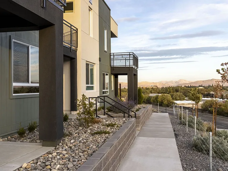The Retreat Luxury Townhomes — Photo 16