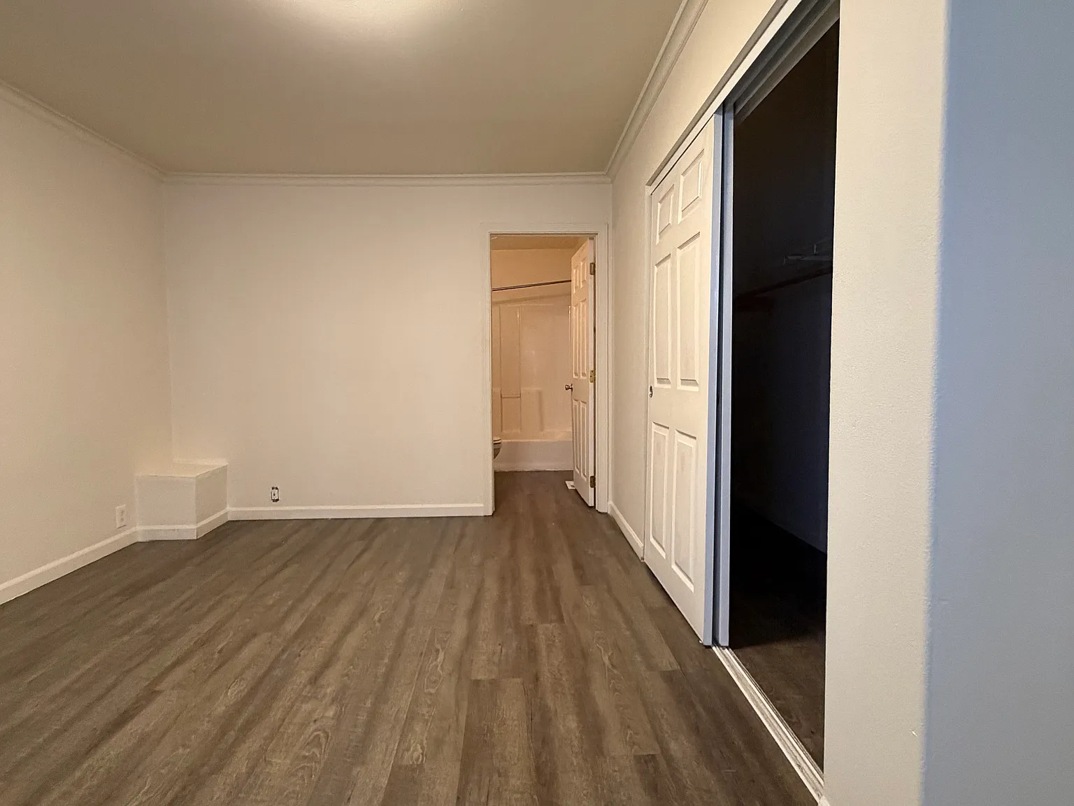 2 bed, 1350 sqft, $2,295 — Photo 2