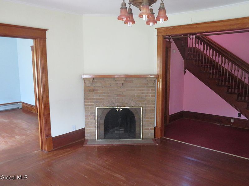 4th image of 11 Borthwick Avenue