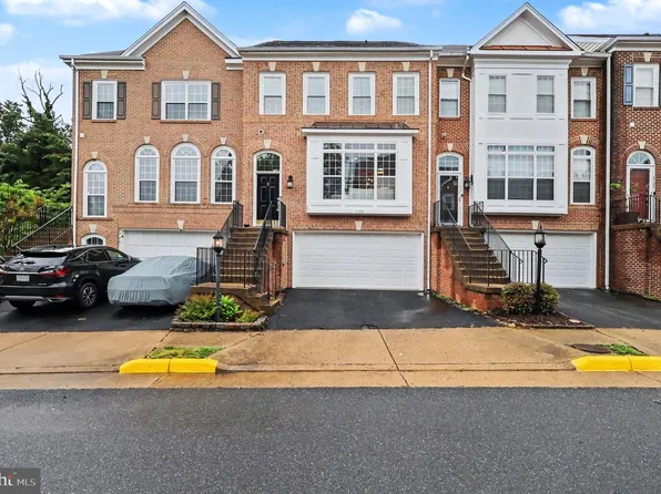 5728 Governors Pond Cir, Alexandria, VA 22310