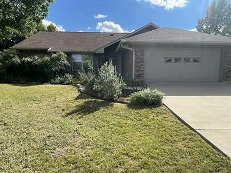 605 Paintbrush Hollow St — Photo 2