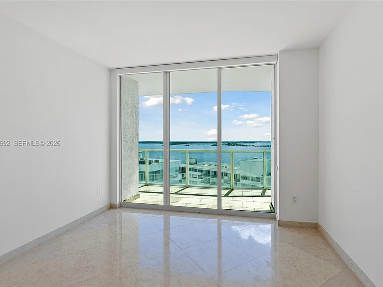 218 SE 14th St #1803 — Photo 4