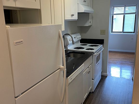 2nd image of 1 Station St Floor 2