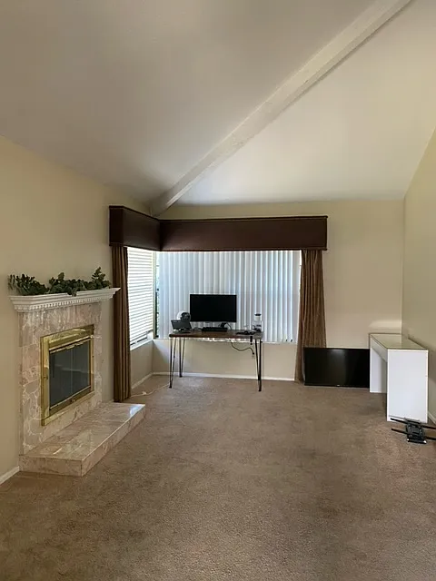 4 bed, 2.5 bath, 1946 sqft, $5,250 — Photo 2