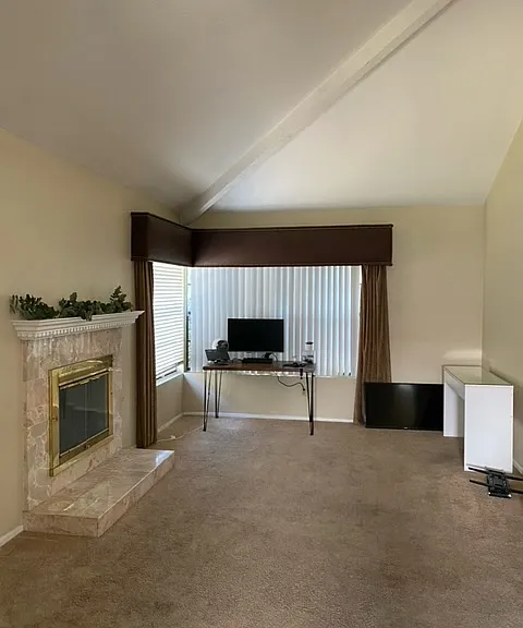 15 Oakdale — Photo 2