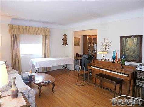 4th image of 1791 Evergreen St