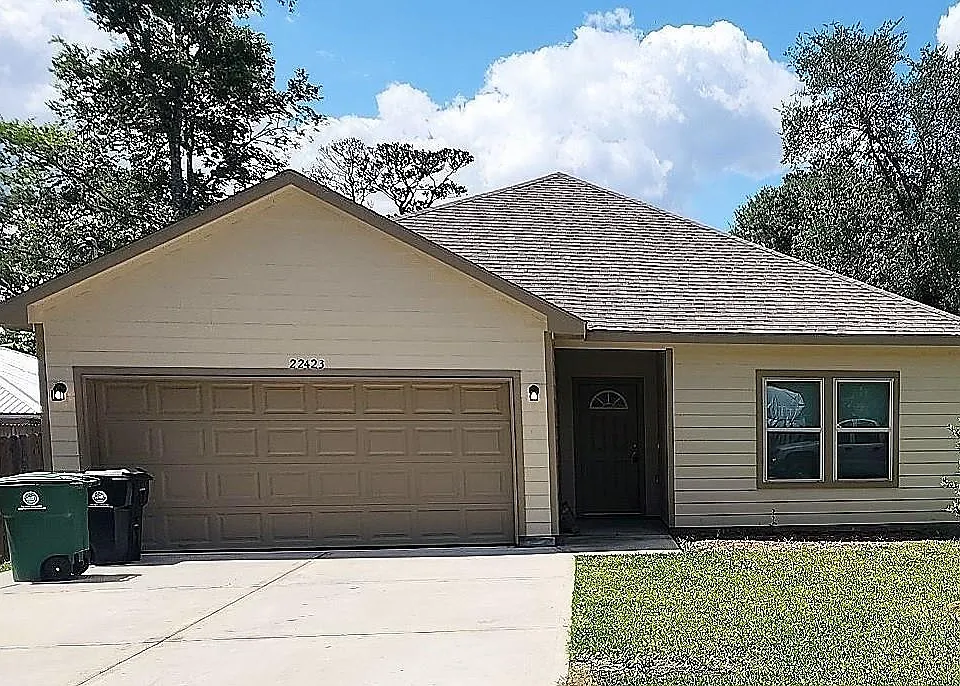 22423 Woodlake Rd
