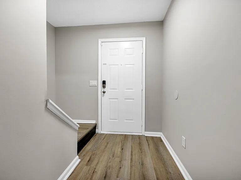168 Thames Valley Ct — Photo 5