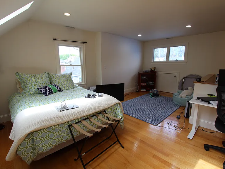 31 Florence St #31 — Photo 40