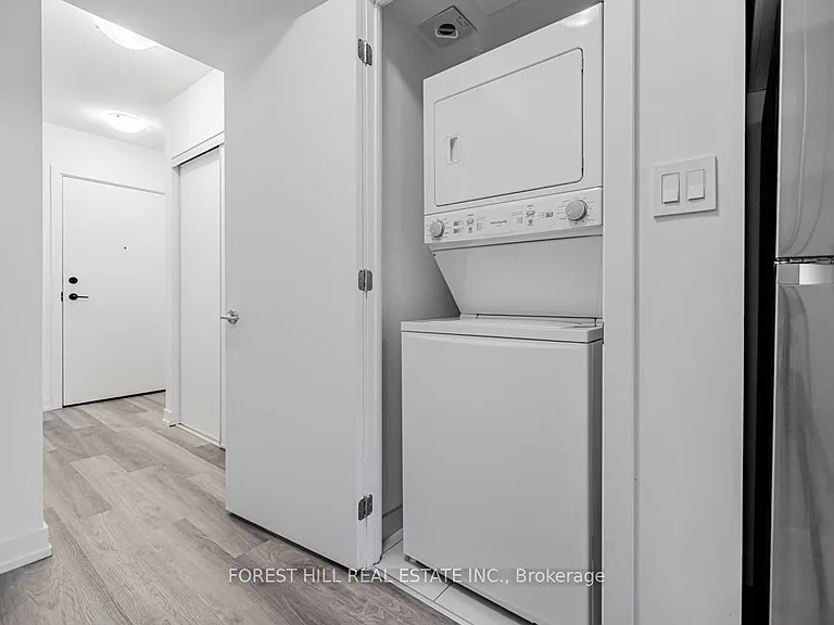 556 Marlee Ave #301 — Photo 7