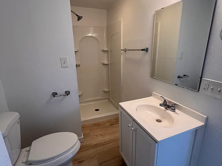916 6th Ave SW #A — Photo 14
