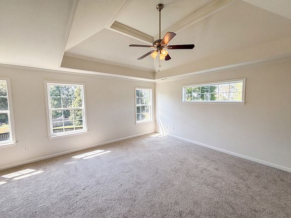 4th image of 3017 Farmville Cir