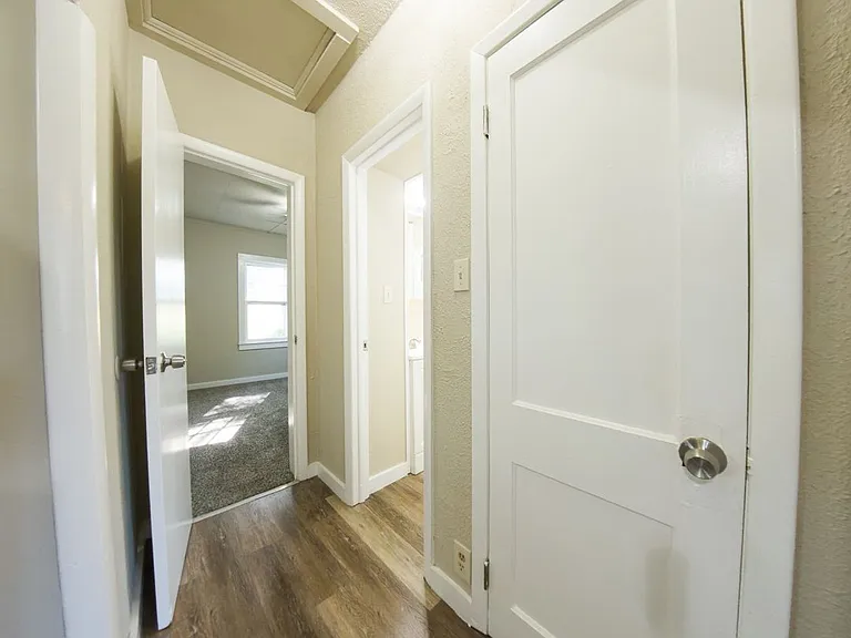 302 Porter Ave — Photo 5
