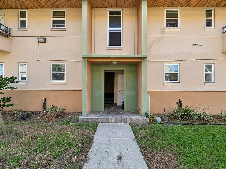 The Villas at Jax Beach — Photo 8
