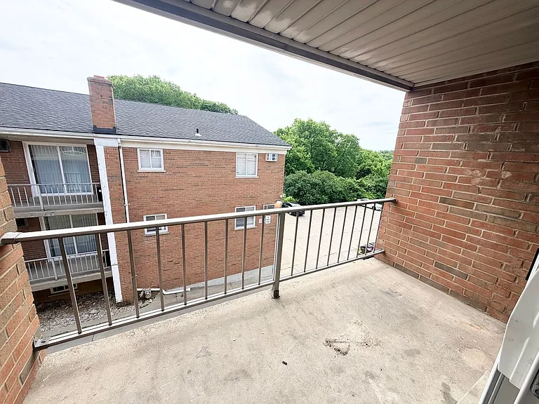 2457 Montana Ave — Photo 9