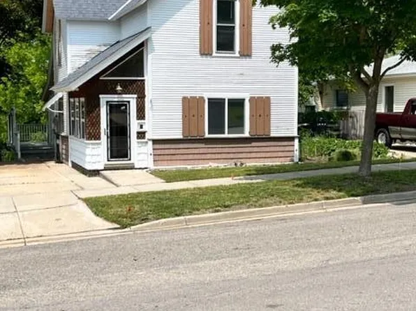 617 Grove St, Petoskey, MI 49770