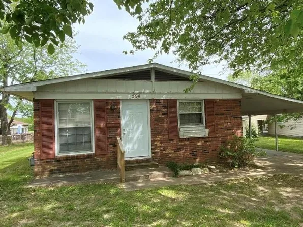 504 Harvard Dr, Scott City, MO 63780