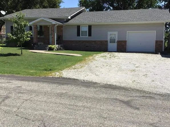 820 River St, Altoona, KS 66710