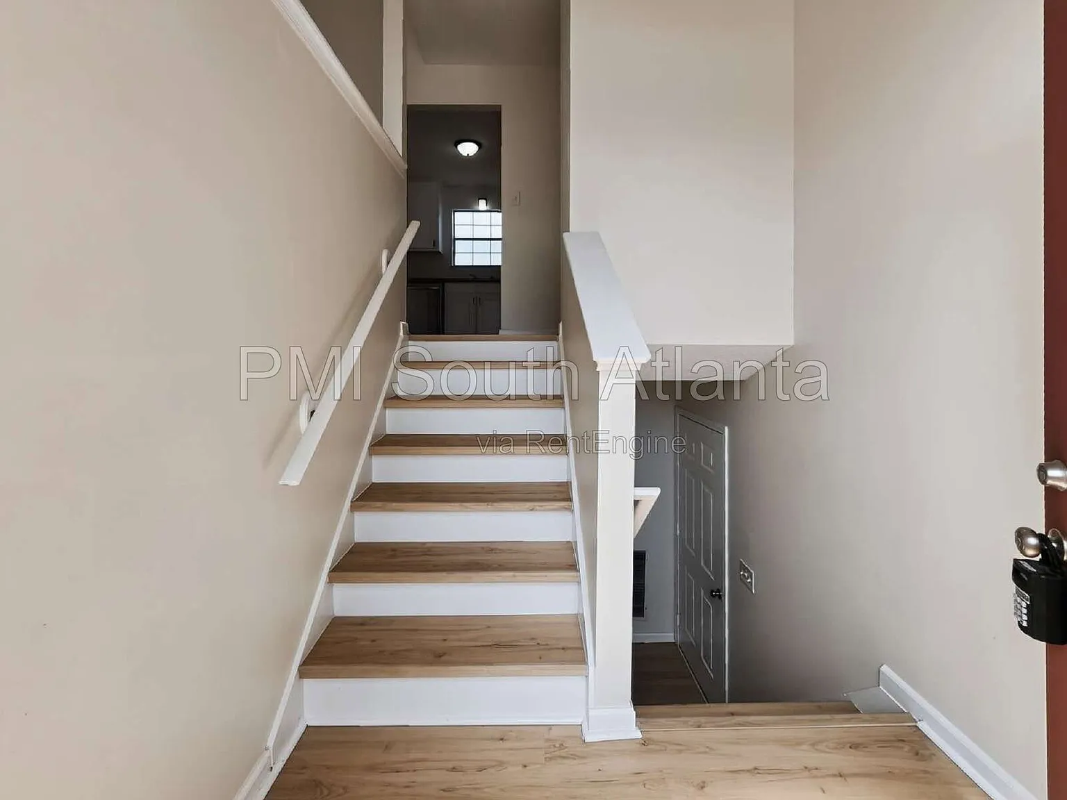 3 bed, 2.0 bath, 1282 sqft, $1,950 — Photo 3