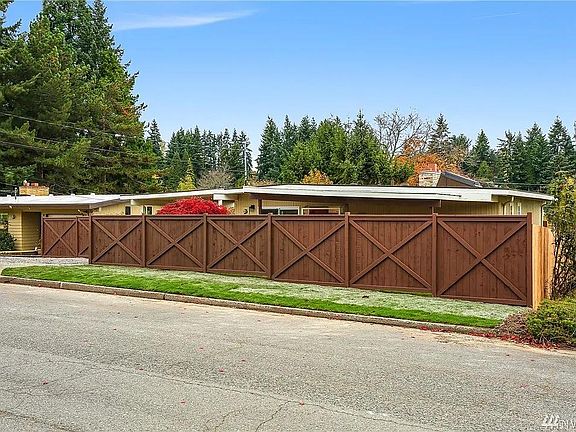 4th image of 16020 SE 10th St