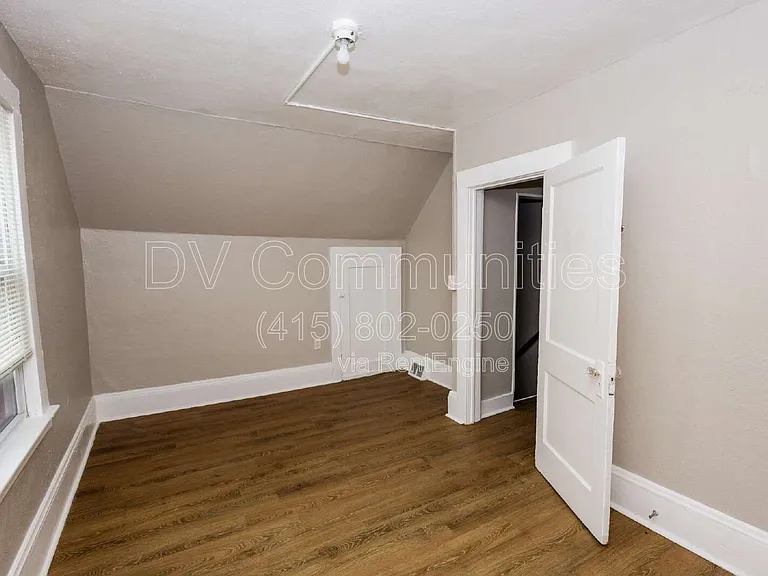3818 Highland Rd — Photo 11