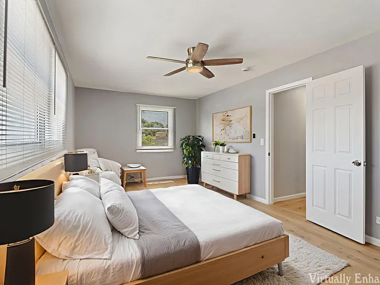 2208 Kensington Dr — Photo 11