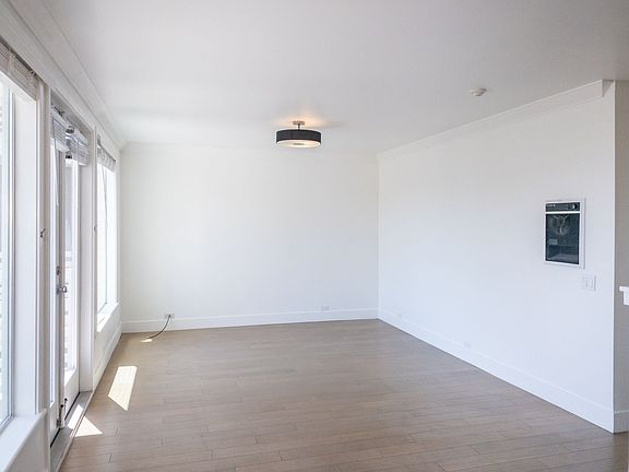 4th image of 77 Bulkley Ave APT 12