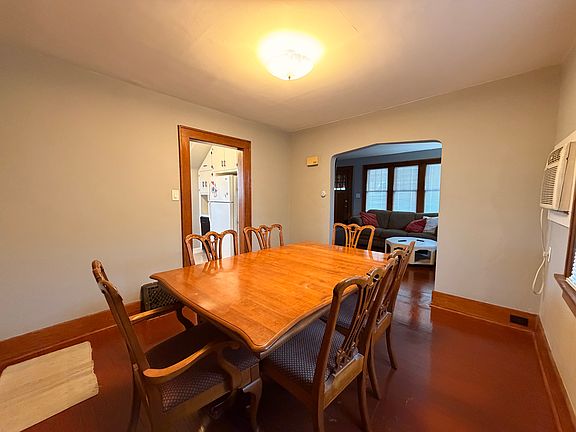 4th image of 342 Dalgren Ave