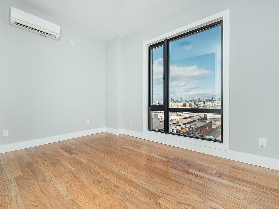 1st image of 115 Stanwix St #721