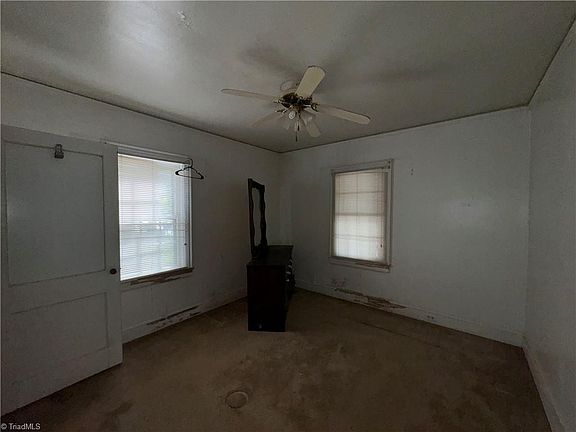 5th image of 1316 Oak St