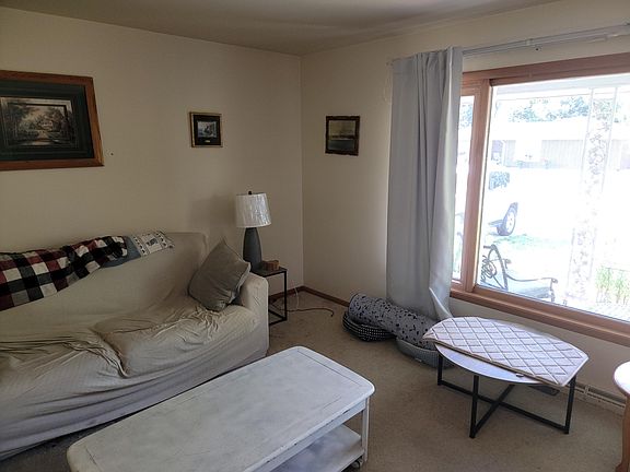 5th image of 606 W 13th St
