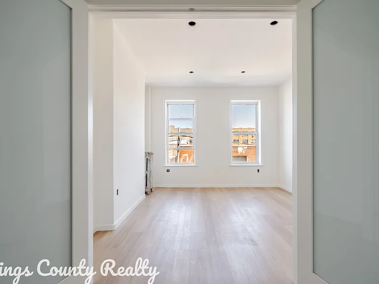 94 Harrison Pl #2R — Photo 6