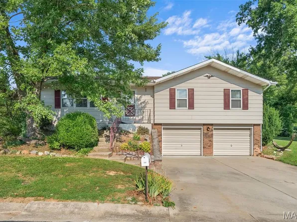 300 Richard Dr, Washington, MO 63090