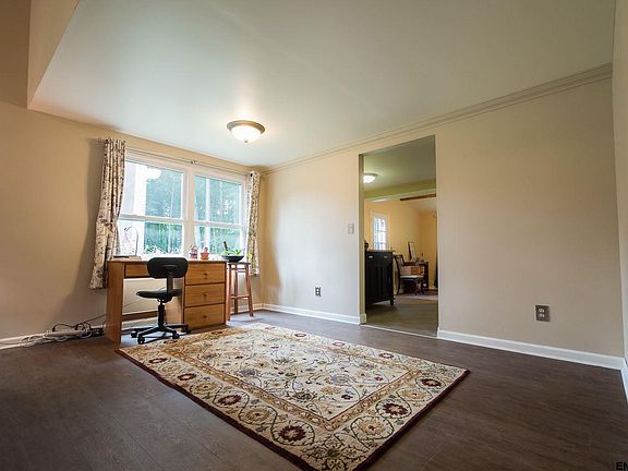 5th image of 161 Arrow Wood Pl
