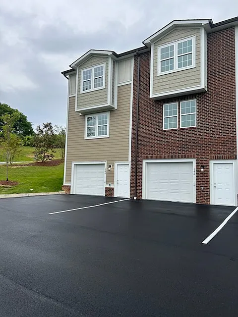 2 bed, 3.5 bath, 1500 sqft, $1,600 — Photo 3