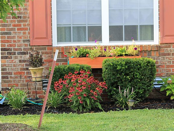 3rd image of 961 Glenhurst Way