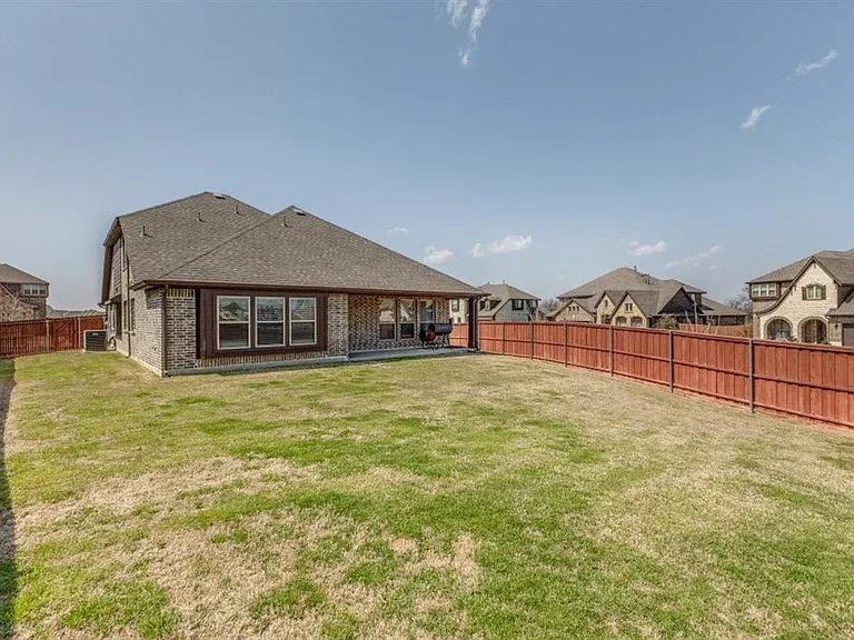 3630 Pendleton Ct — Photo 2