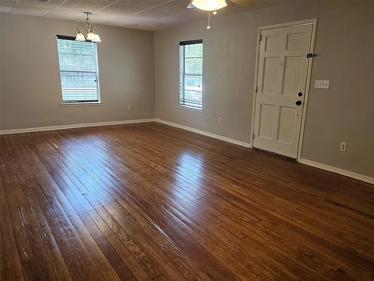 109 Sunnyview Ave — Photo 3