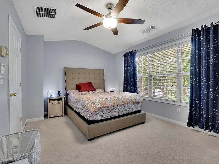 541 Lantern Wood Dr — Photo 20