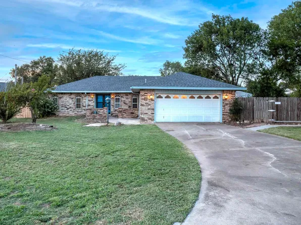 1407 S King Pl, Duncan, OK 73533
