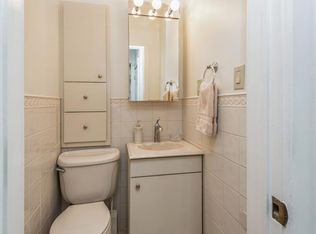 120 Cedar Ave #1, Rockville Centre, NY 11570