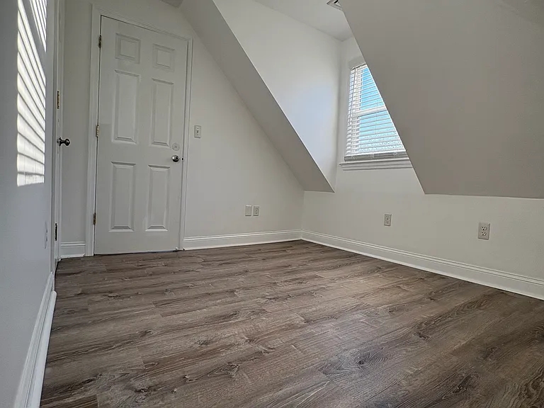 24 Somme St #3 — Photo 10