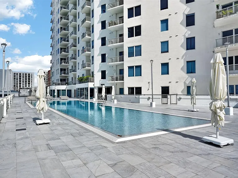 10 SW South River Dr #1010 — Photo 27