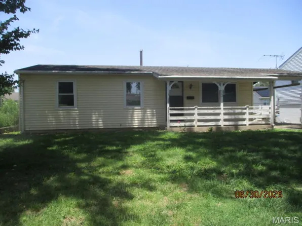 604 W Jefferson St, O'Fallon, IL 62269