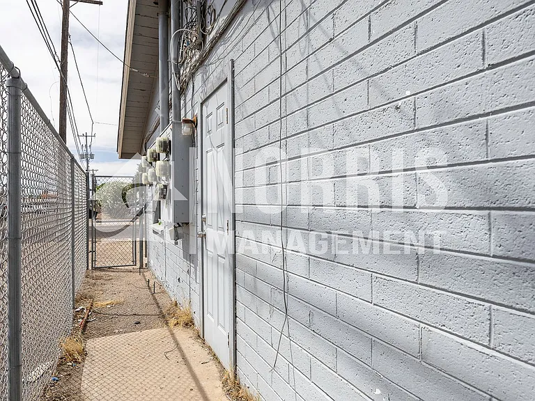 710 N Olive Ave — Photo 31