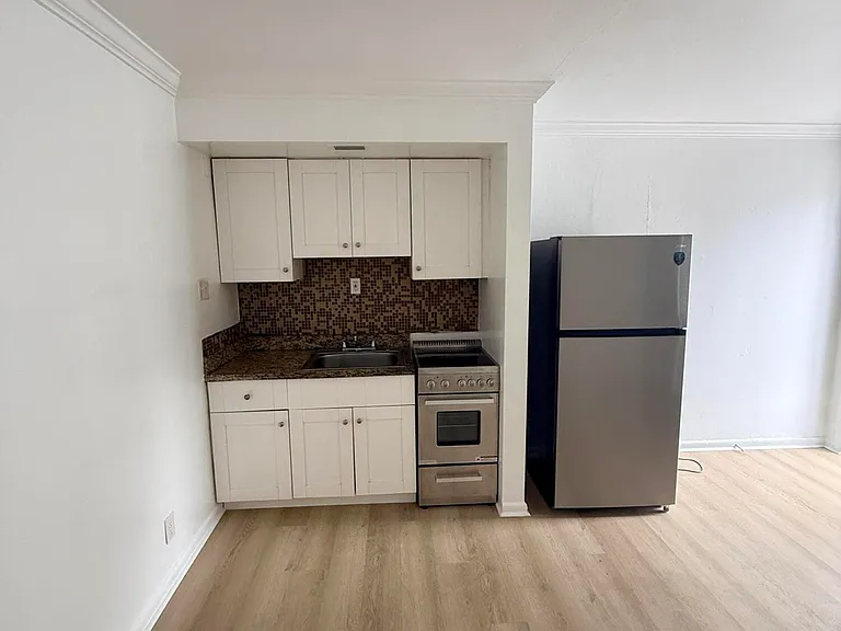 220 Walton Blvd #2 — Photo 5