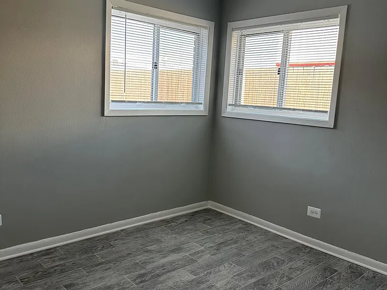 1302 Carol St — Photo 16