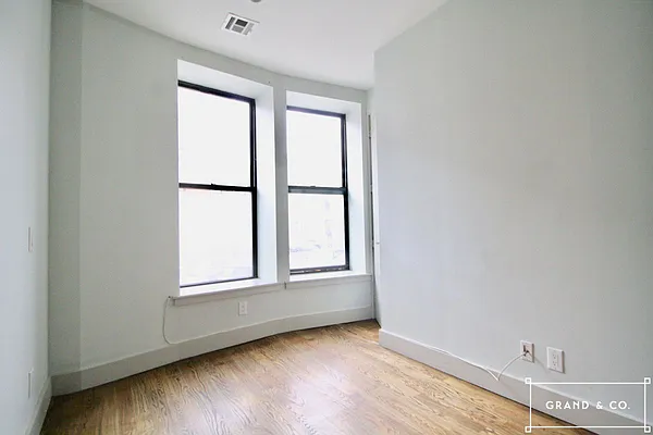 Rented by Grand & Co. | media 25