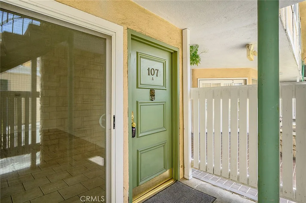 121 Sinclair Ave — Photo 3